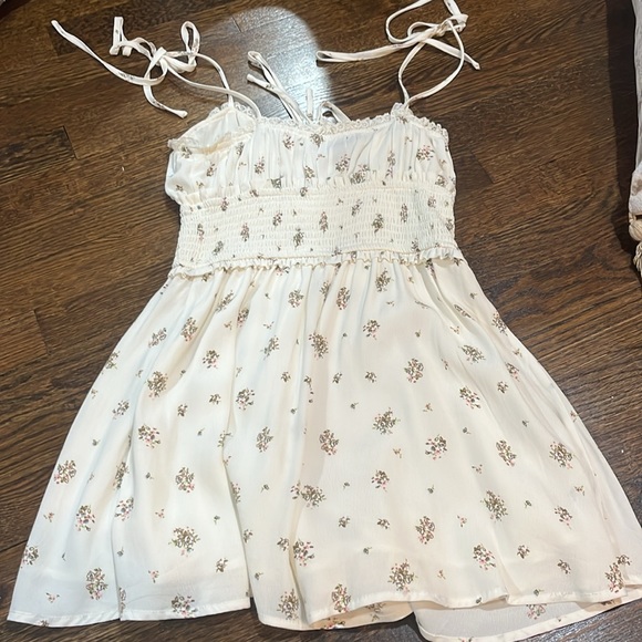 floral romper - Picture 3 of 4